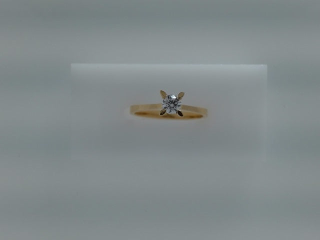 14k Yellow Gold Women's Wedding Ring 2.4g