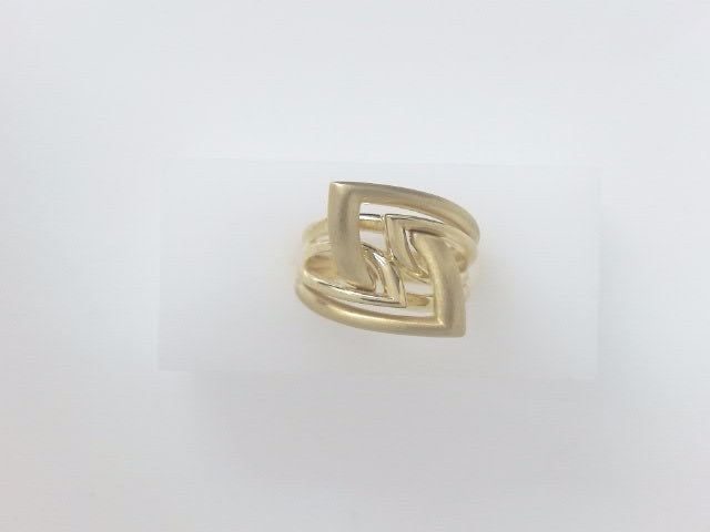 10k Yellow Gold Woman's Ring 4.6g