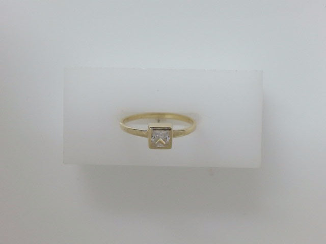 10k Yellow Gold Woman's Ring 1.6g