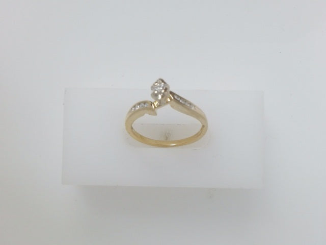 10k Yellow Gold Woman's Ring 2.3g