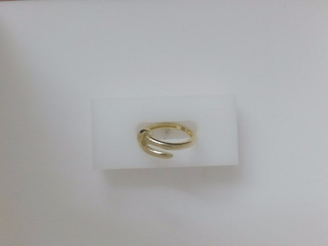 10k Yellow Gold Woman's Ring 2.4g