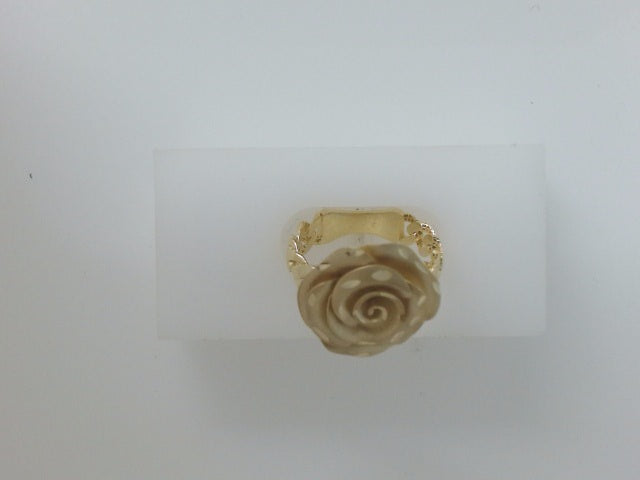 10k Yellow Gold Woman's Ring 3.3g