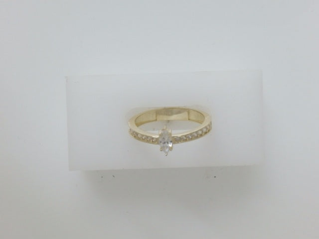10k Yellow Gold Woman's Ring 1.7g