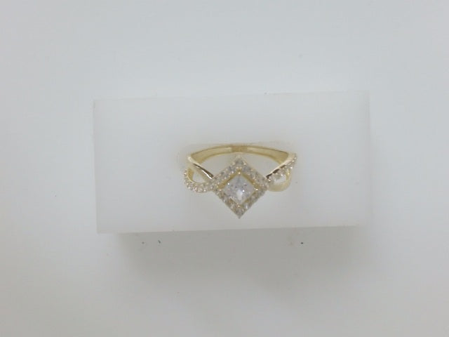 10k Yellow Gold Woman's Ring 1.6g