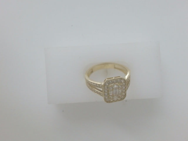 10k Yellow Gold Woman's Ring 2.7g