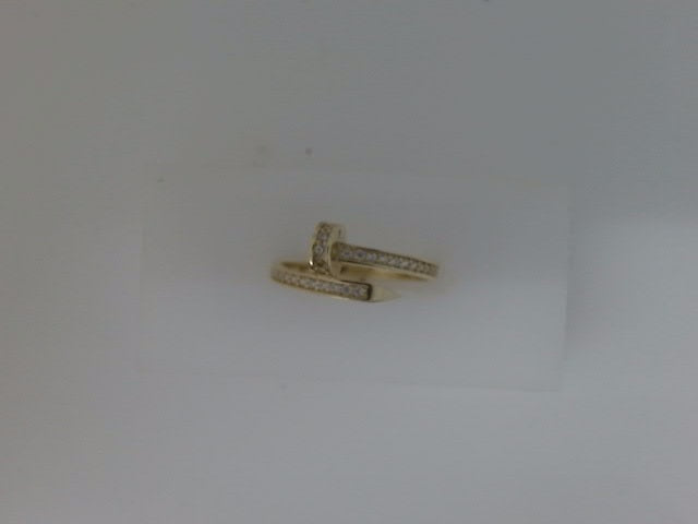 10k Yellow Gold Woman's Ring 1.8g