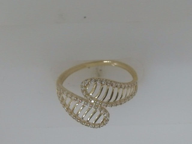 10k Yellow Gold Woman's Ring 1.1g