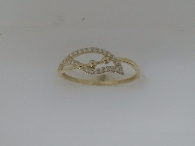 10k Yellow Gold Woman's Ring 0.7g