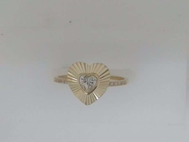 10k Yellow Gold Woman's Ring 1.1g