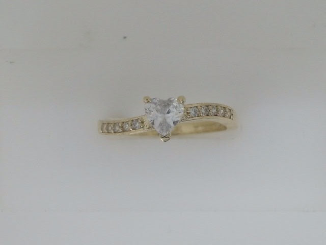 10k Yellow Gold Woman's Ring 2.1g