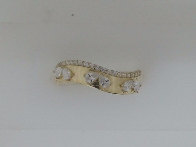 10k Yellow Gold Woman's Ring 1.1g