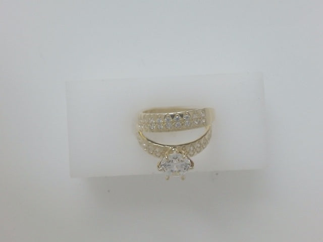 10k Yellow Gold Woman's Wedding Ring 3.9g