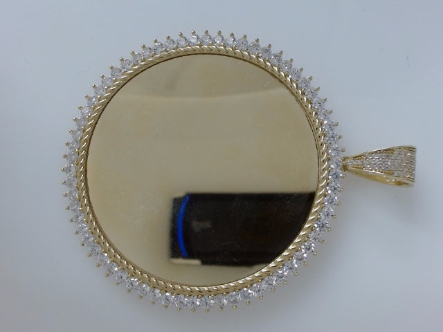 10k Yellow Gold Pendant 17.5g