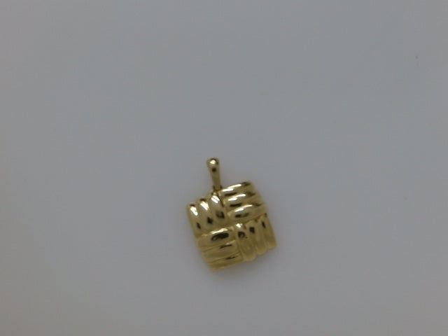 10k Yellow Gold Pendant 1.8g