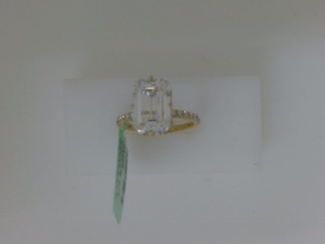 14 KT DIAMOND WEDDING RING LAB