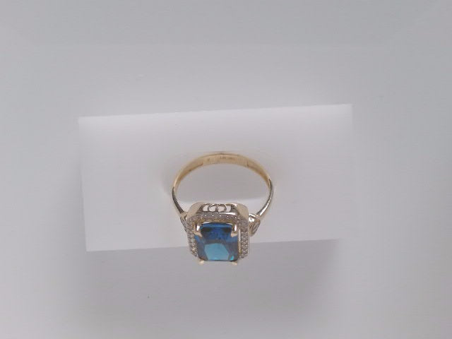 14k Yellow Gold Women's Ring 3.3g