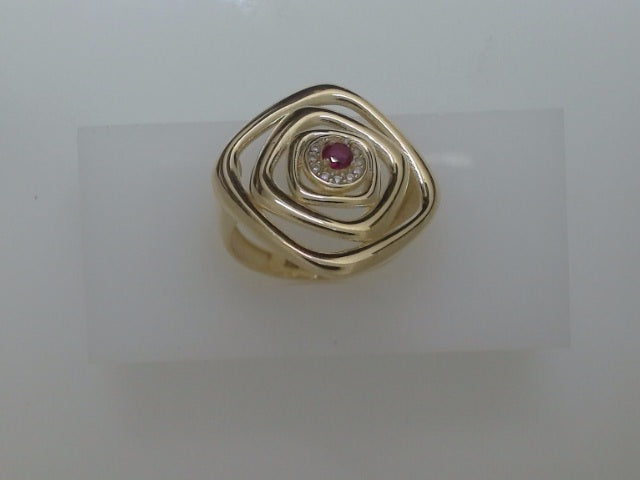 14k Yellow Gold Women's Ring 3.6g