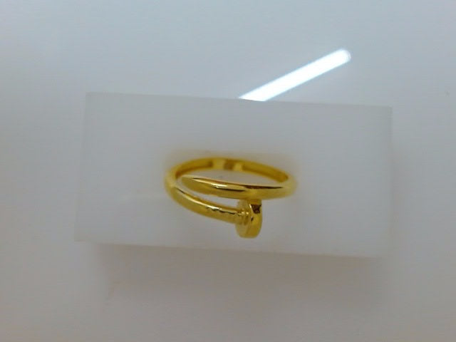10k Yellow Gold Woman's Ring 2.4g