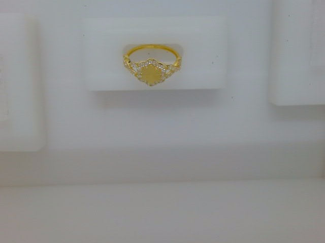 10k Yellow Gold Woman's Ring 1.8g