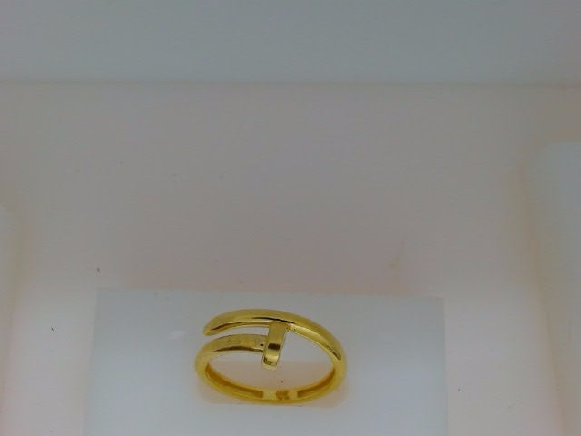 10k Yellow Gold Woman's Ring 2.4g