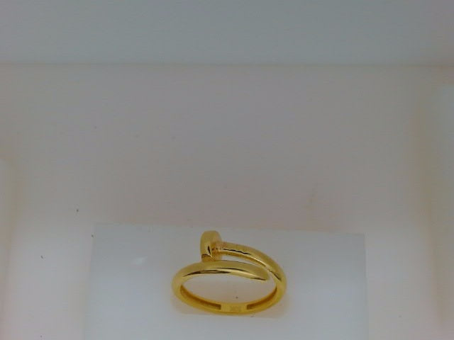 10k Yellow Gold Woman's Ring 2.7g