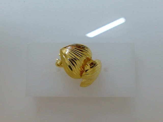 10k Yellow Gold Aretes 2.8g