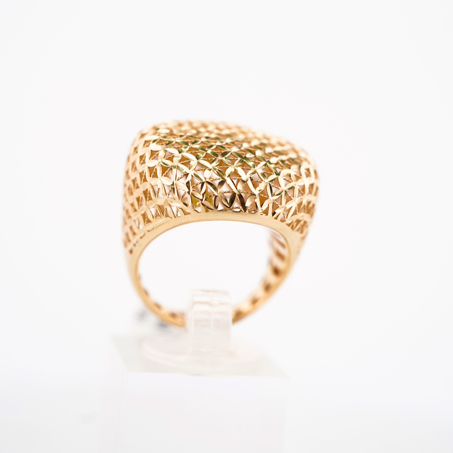 Gold Ring with Patterned Surface